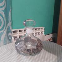 Vaso in cristallo con decorazioni 