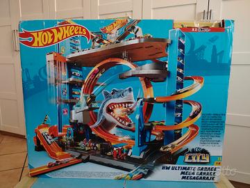 HOT WHEELS UKTIMATE GARAGE