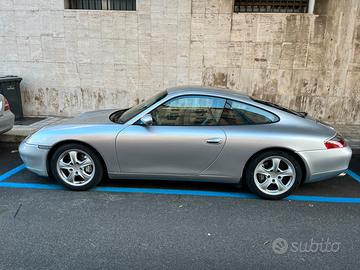 Porsche 911 carrera 4