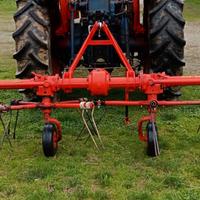Girello voltafieno per trattore agricolo 