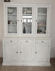 Credenza con vetrinette arte povera bianca