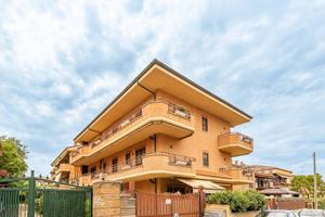 Appartamento di 130 m² con 4 locali e box auto a M