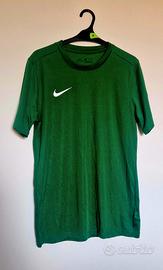 T shirt Nike dri fit taglia M 