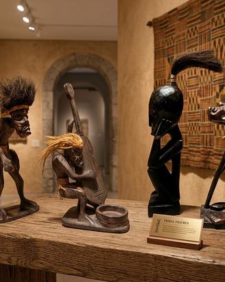 Set di 4 Statue Tribali Africane in Legno Intaglia