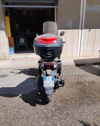 Yamaka Tricity 125 - come nuovo, meno di 10000 km