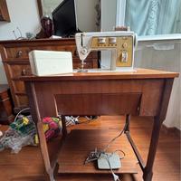Macchina da cucire Singer 700