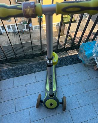 Monopattino tre ruote