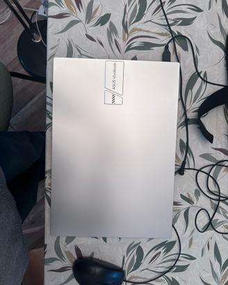 Asus Vivobook 16” i7