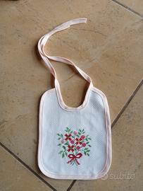 Bavetta ricamato a mano 