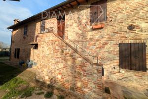 Cielo-terra di 90 mq diviso in due unità abitative