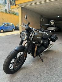 Triumph Streettwin 900 65 cv