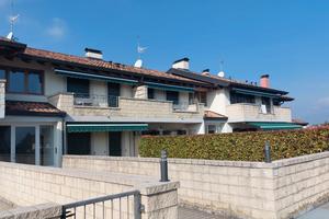 Appartamento con camera-zona giorno -bagno-cantina