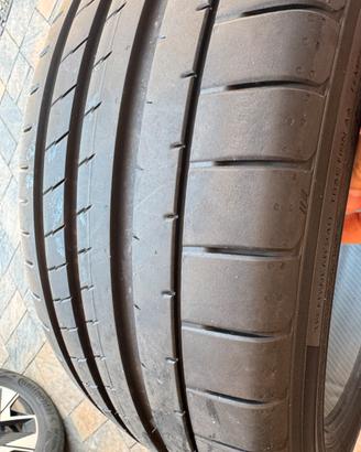 Yokohama Advan Sport 245/40 R19 (98Y)