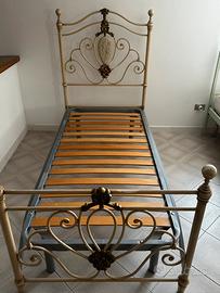 Letto singolo in ferro battuto rete a doghe