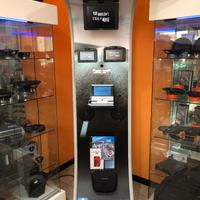 espositore monitor auto