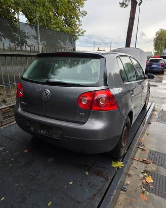 VOLKSWAGEN GOLF DEL 2007 PER RICAMBI