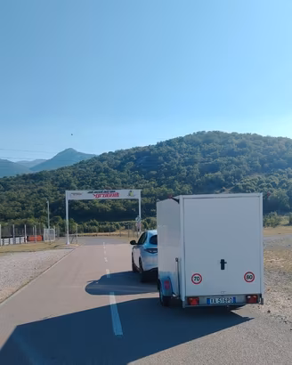 carrello porta moto  chiuso