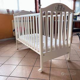 Culla in legno bianco