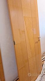 Porta in legno artigianale