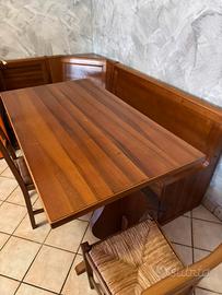 Cassapanca con tavolino