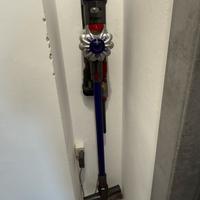 Dyson V8 Absolute + accessori  – PER RICAMBI