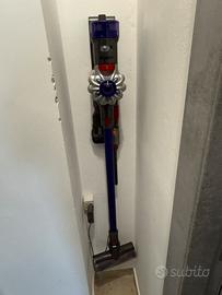 Dyson V8 Absolute + accessori  – PER RICAMBI