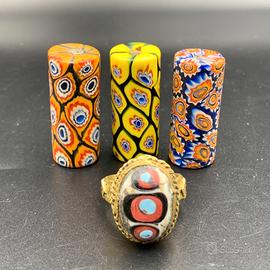 3 perle di vetro marocchine e anello di vetro