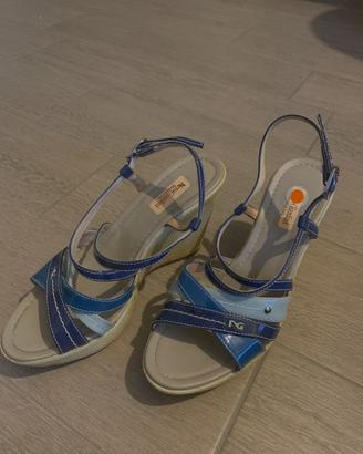 Sandali nero giardini con zeppa