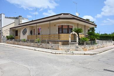 San Vito dei Normanni indipendente con piscina
