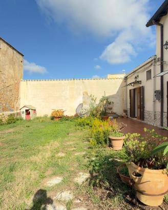 CASA SEMINDIPENDENTE A PARTINICO