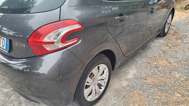 peugeot 208 1.2 5p 