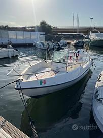 Imbarcazione 5,20m Cantiere Lamberti Honda 40CV