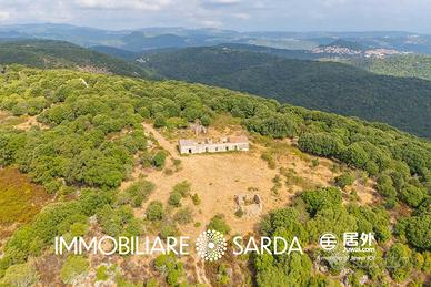Antico stazzo gallurese da ristrutturare con 41 et