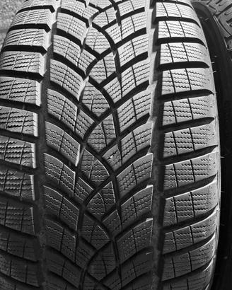 Gomme 255 45 20