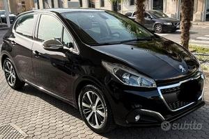 Peugeot 208 1.0 Puretech CV 82 5 porte allure