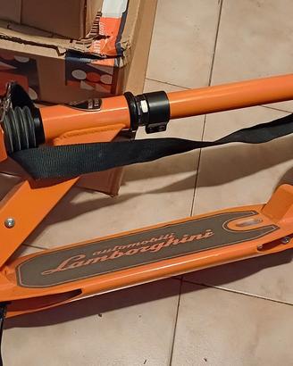 Monopattino Lamborghini NON ELETTRICO.