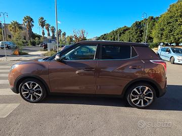 SSANGYONG TIVOLI 68000 km automatica 1600