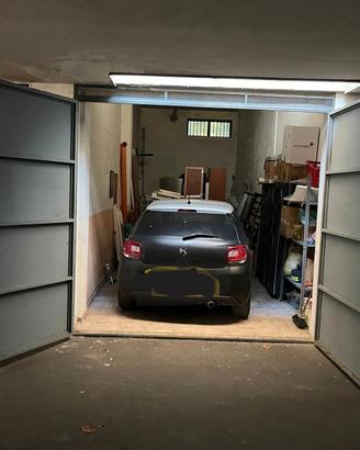 Porta garage in ferro a due ante, grigio antracite