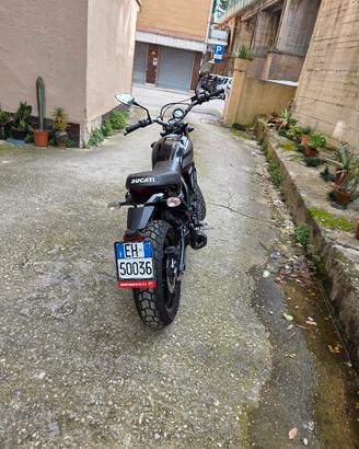 SCRAMBLER DUCATI 400 SIXTY TWO