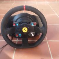 thrustmaster T300 con volante Ferrari in Alcantara