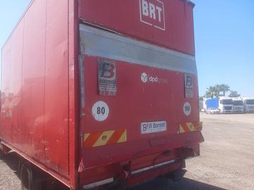 cassa con sponda caricatrice su iveco daily