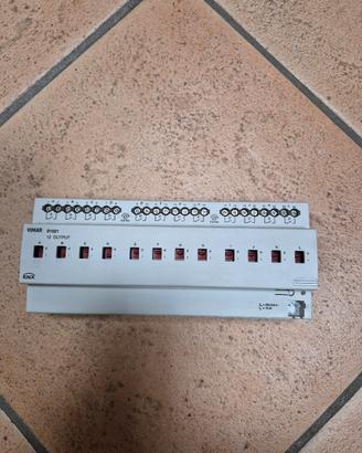 attuatore knx  12 canali 