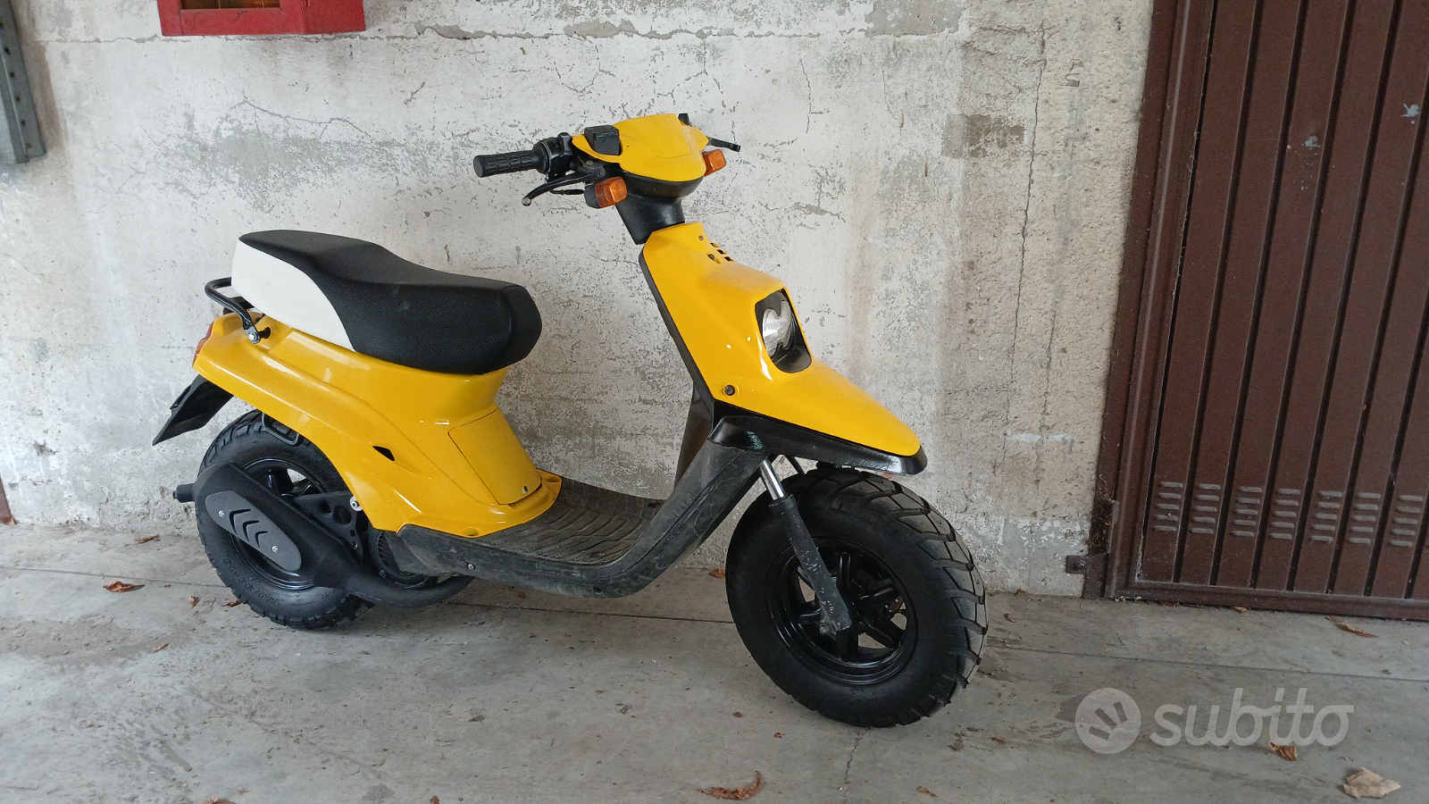 Scooter Booster Spirit Giallo MBK Booster Spirit Moto E Scooter In