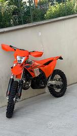 KTM 125 modello 2025