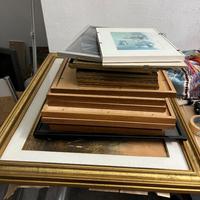 Mix di quadri e cornici vintage