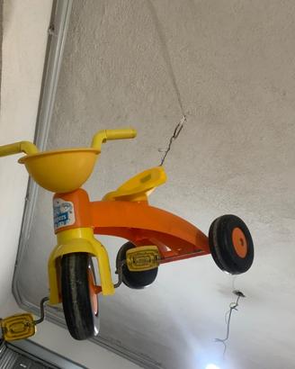 Triciclo PAMPERS