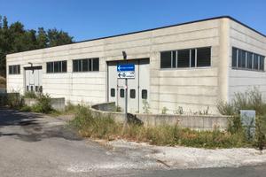 Capannone industriale ed artigianale