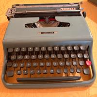 Macchina da scrivere Olivetti lettera 22