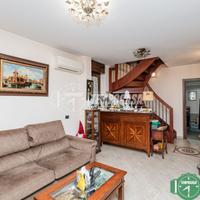 5 Locali con box e giardino