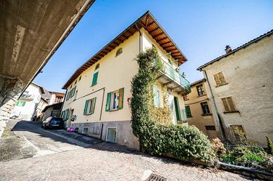 Appartamento di 101 m² con 3 locali e box auto a P